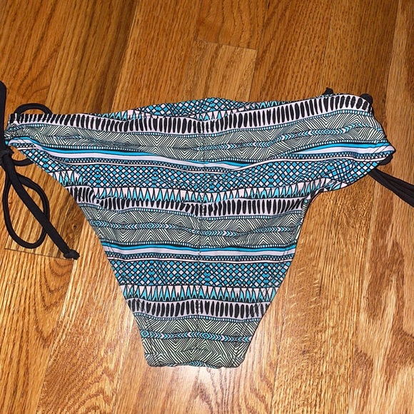 Tribal Patterned Bikini Set Size: Small Brand: xhilaration - Picture 6 of 8